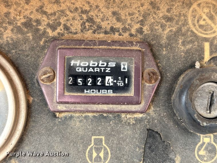 image for item EM0062 1999 Case 550G dozer