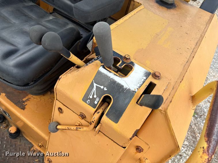 image for item EM0062 1999 Case 550G dozer