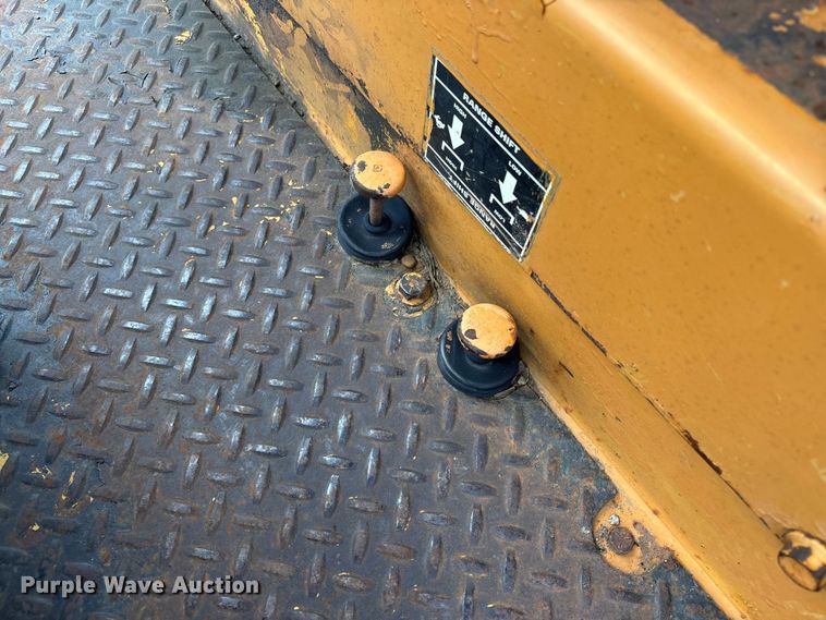 image for item EM0062 1999 Case 550G dozer