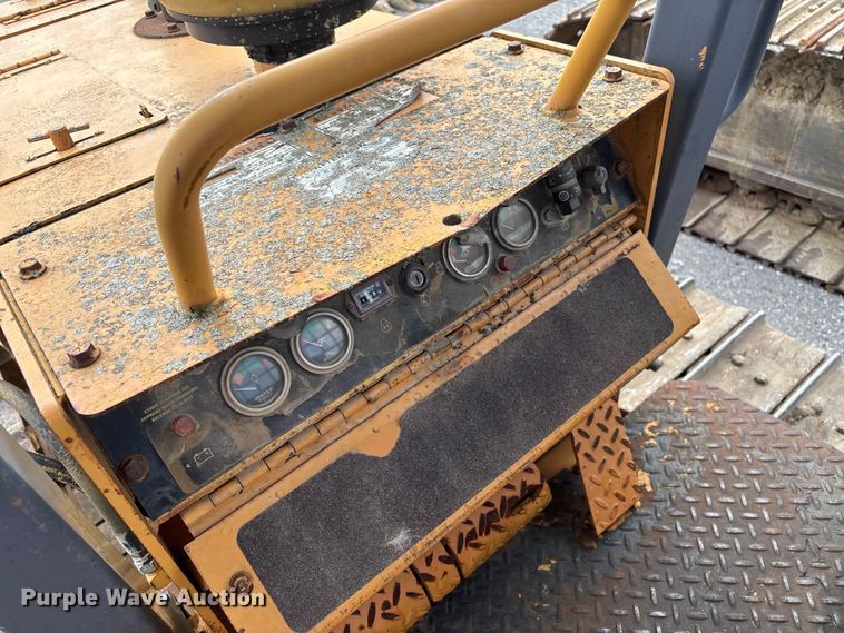 image for item EM0062 1999 Case 550G dozer