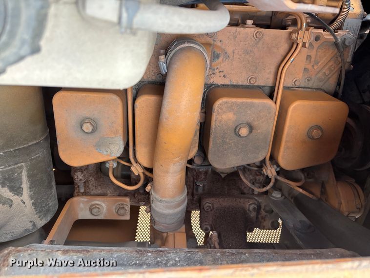 image for item EM0062 1999 Case 550G dozer