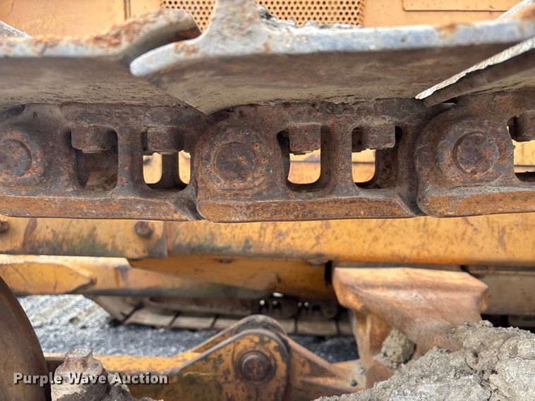 image for item EM0062 1999 Case 550G dozer