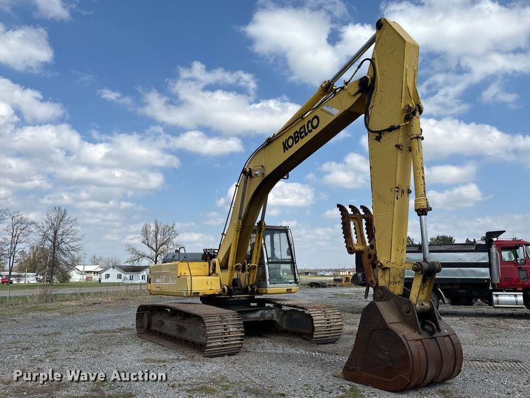 image for item EM0063 Kobelco SK220LC excavator