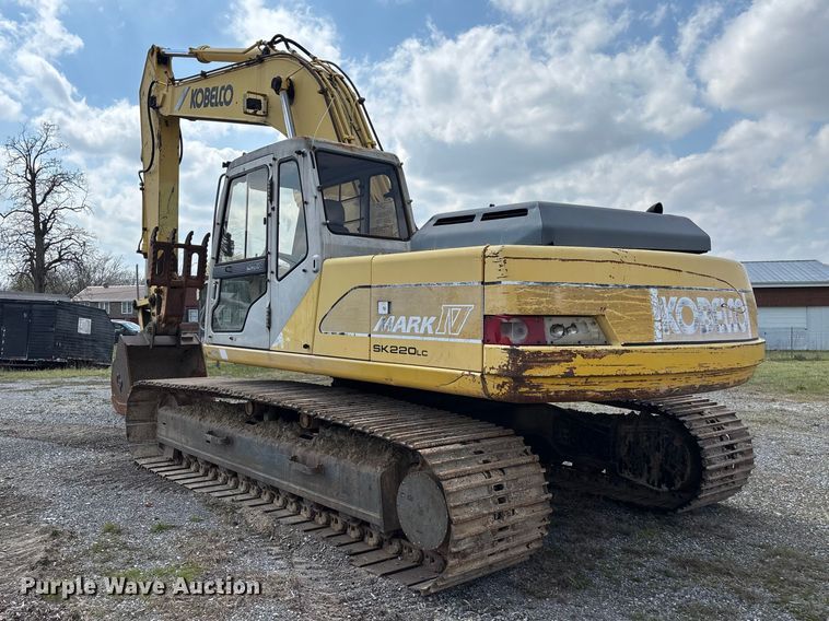 image for item EM0063 Kobelco SK220LC excavator