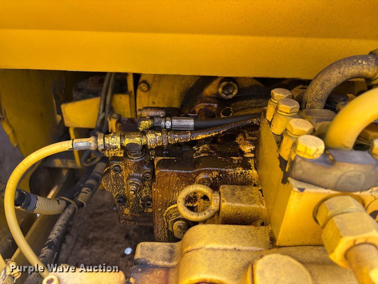 image for item EM0063 Kobelco SK220LC excavator