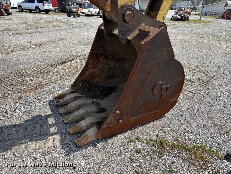 image for item EM0063 Kobelco SK220LC excavator