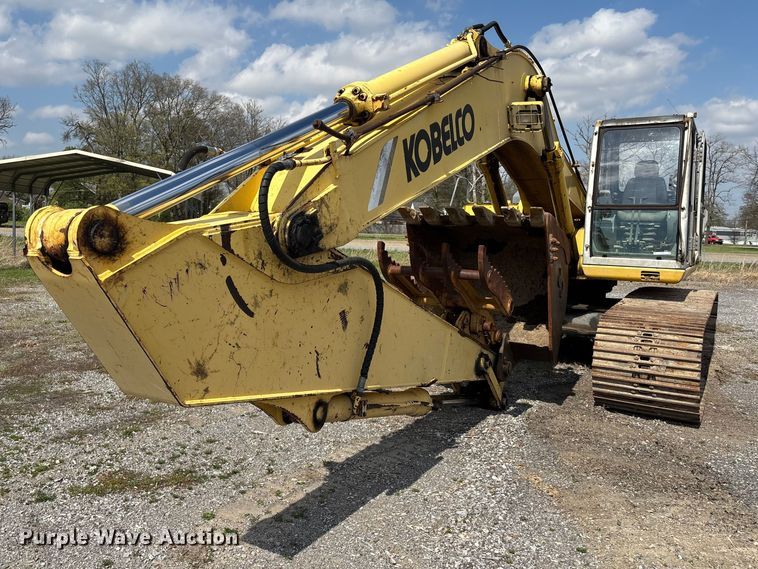 image for item EM0063 Kobelco SK220LC excavator