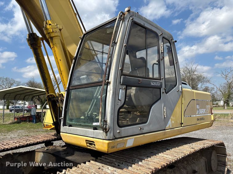 image for item EM0063 Kobelco SK220LC excavator