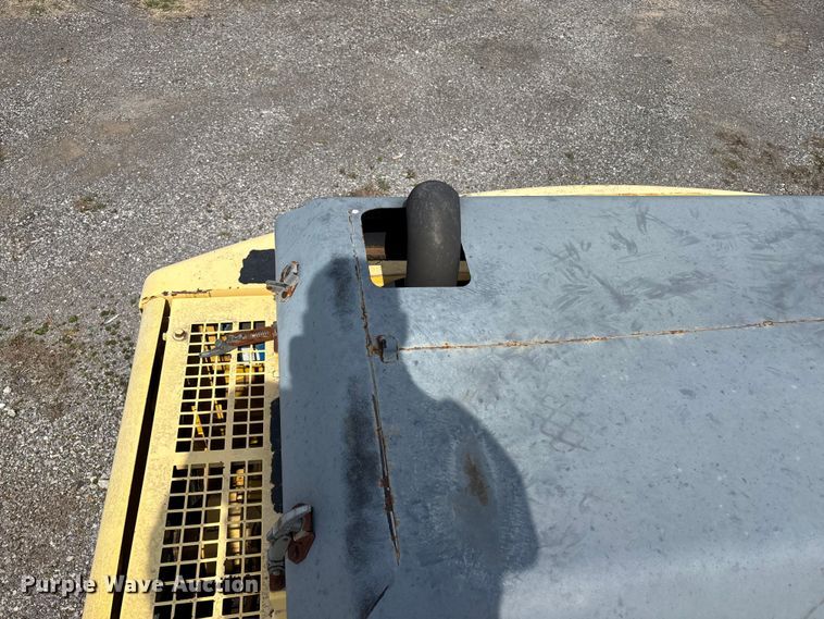 image for item EM0063 Kobelco SK220LC excavator