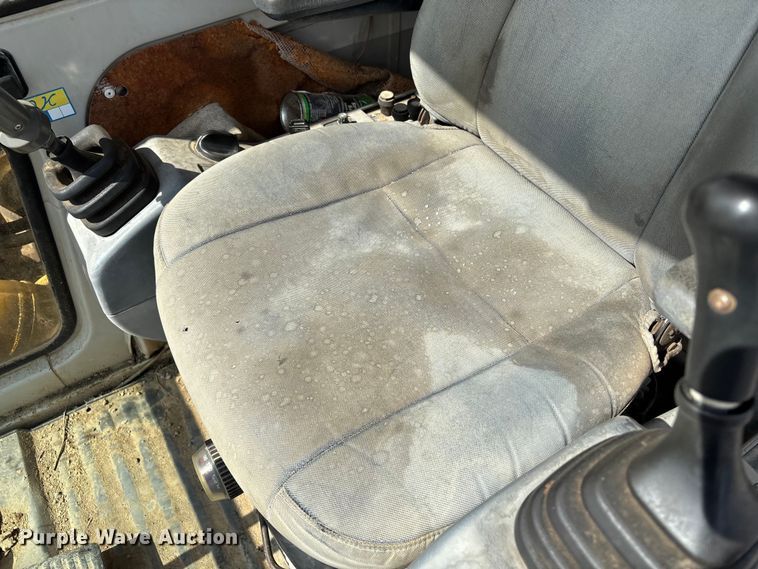 image for item EM0063 Kobelco SK220LC excavator