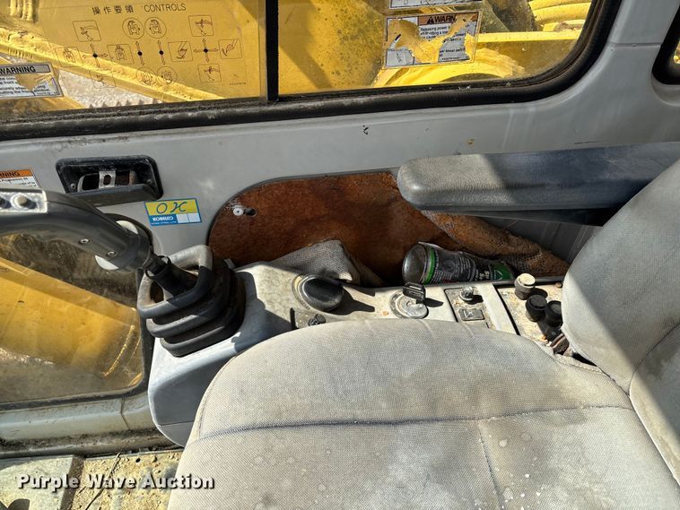 image for item EM0063 Kobelco SK220LC excavator