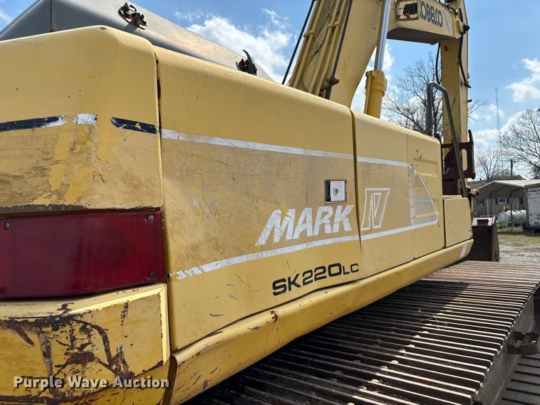 image for item EM0063 Kobelco SK220LC excavator