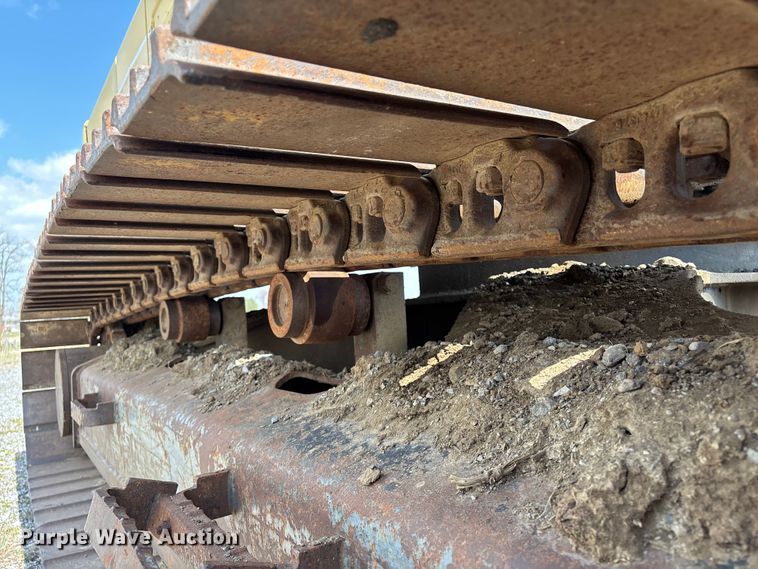 image for item EM0063 Kobelco SK220LC excavator