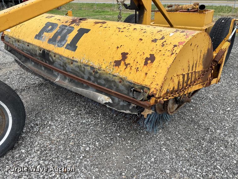 image for item EM0065 MB broom