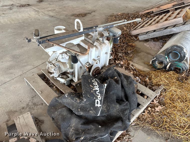 image for item EM0069 Diamond Products concrete saw