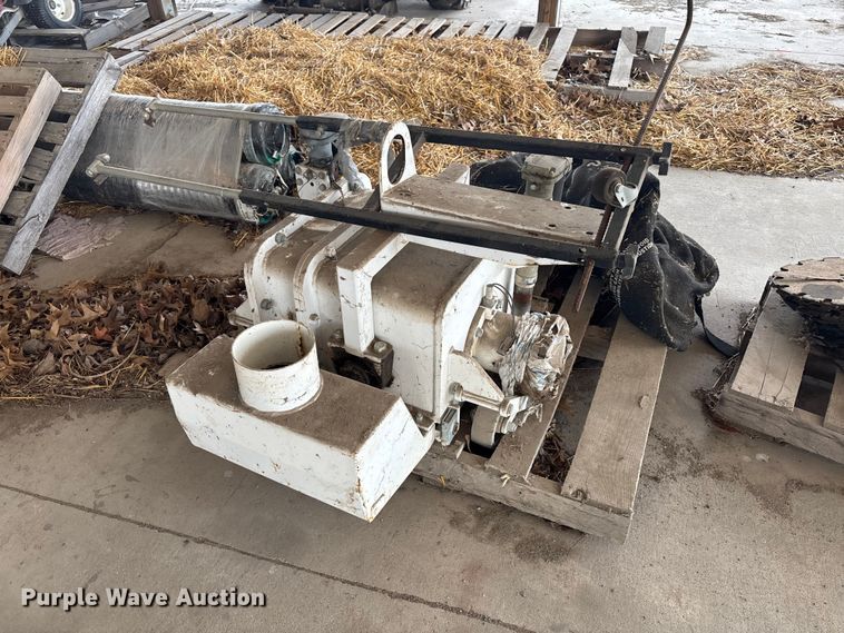 image for item EM0069 Diamond Products concrete saw