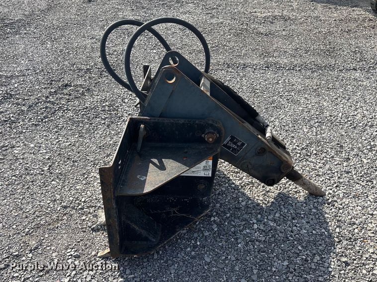 image for item EM0070 Bobcat 2570 skid steer breaker