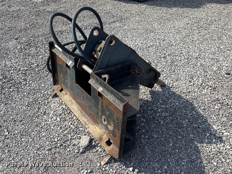 image for item EM0070 Bobcat 2570 skid steer breaker