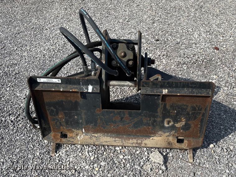 image for item EM0070 Bobcat 2570 skid steer breaker
