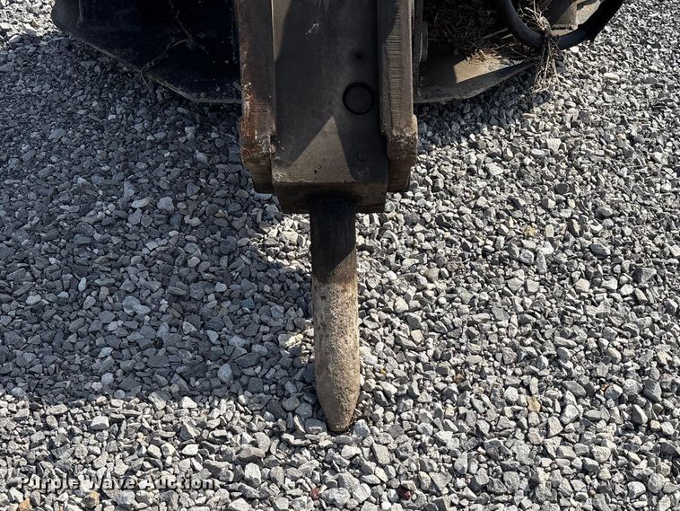 image for item EM0070 Bobcat 2570 skid steer breaker