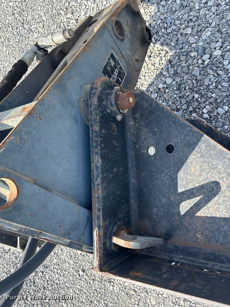 image for item EM0070 Bobcat 2570 skid steer breaker