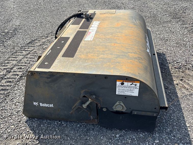 image for item EM0071 2014 Bobcat 72 Sweeper skid steer sweeper