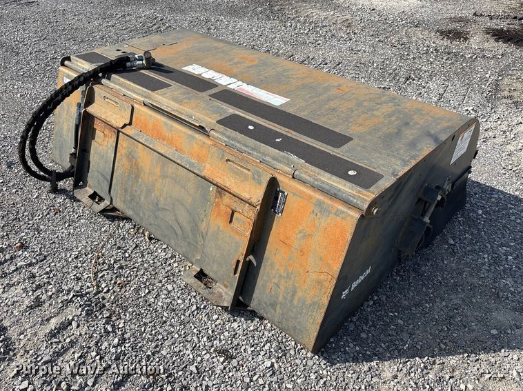 image for item EM0071 2014 Bobcat 72 Sweeper skid steer sweeper