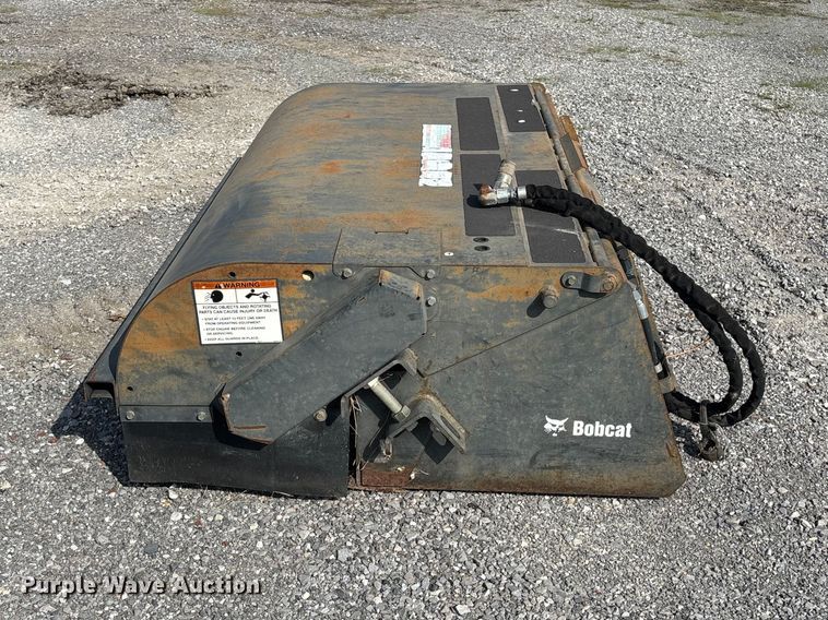 image for item EM0071 2014 Bobcat 72 Sweeper skid steer sweeper