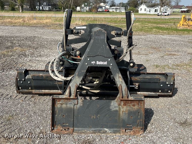 image for item EM0072 2011 Bobcat Grader 108 skid steer grader