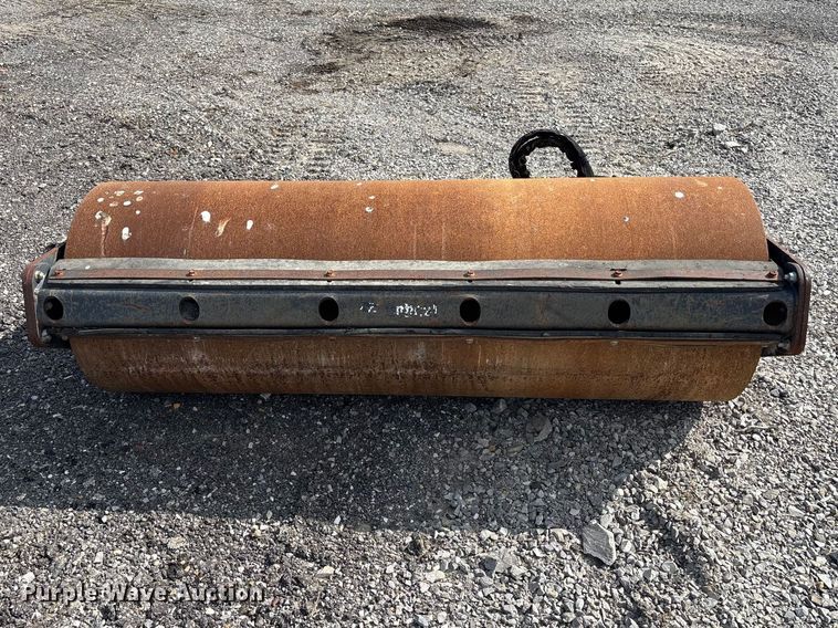 image for item EM0073 2014 Bobcat Roller 73 skid steer vibratory roller