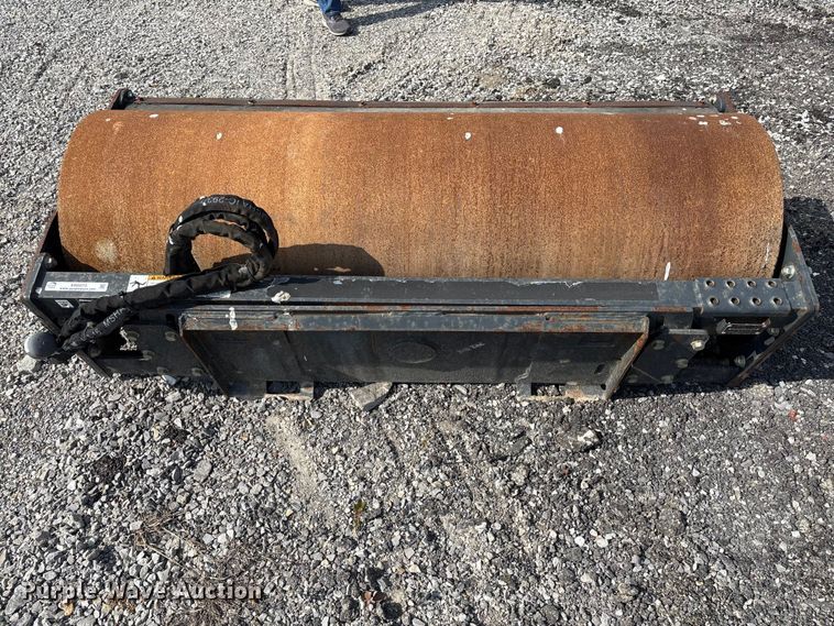 image for item EM0073 2014 Bobcat Roller 73 skid steer vibratory roller