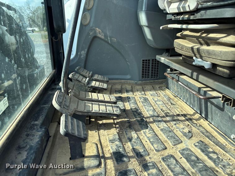 image for item EM0077 2011 Bobcat E80 mini excavator