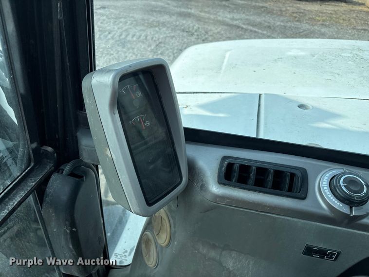 image for item EM0077 2011 Bobcat E80 mini excavator