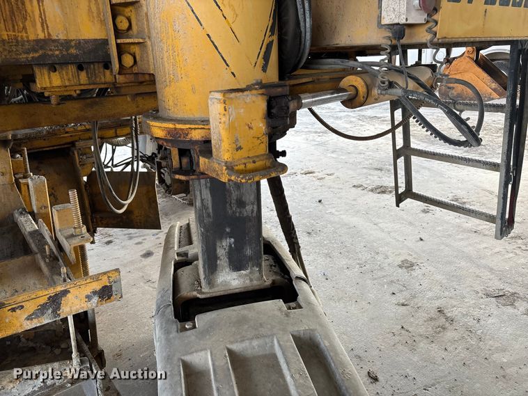 image for item EM0078 Gomaco GT-3600 slipform paver