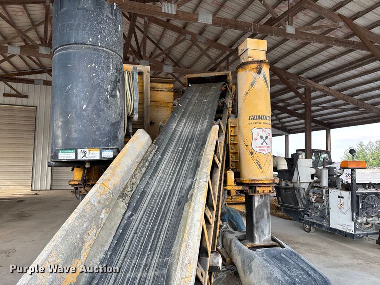 image for item EM0078 Gomaco GT-3600 slipform paver