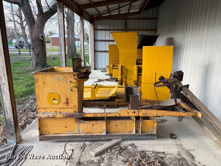 image for item EM0078 Gomaco GT-3600 slipform paver