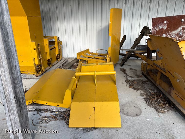 image for item EM0078 Gomaco GT-3600 slipform paver