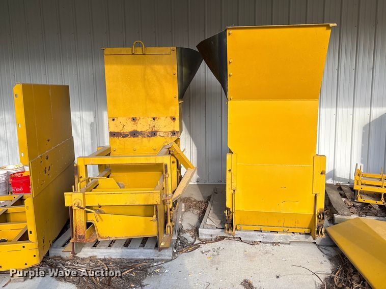 image for item EM0078 Gomaco GT-3600 slipform paver