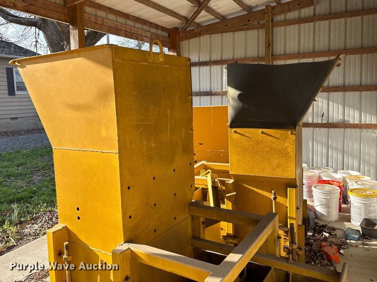 image for item EM0078 Gomaco GT-3600 slipform paver