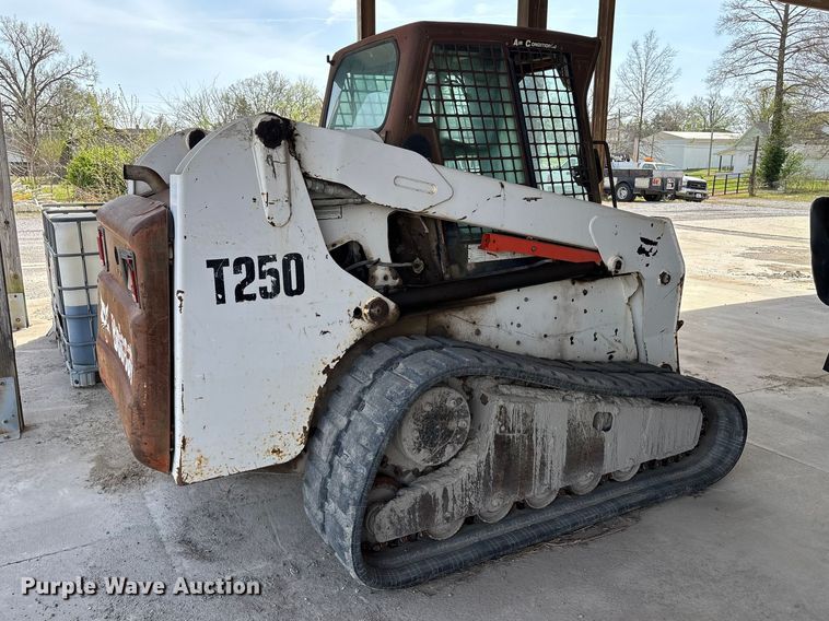 image for item EM0079 2008 Bobcat T250 skid steer loader