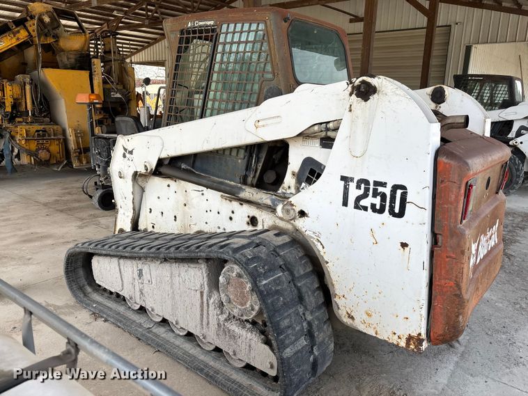 image for item EM0079 2008 Bobcat T250 skid steer loader