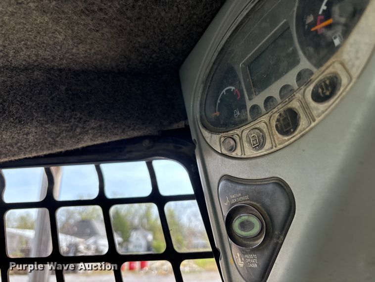 image for item EM0079 2008 Bobcat T250 skid steer loader