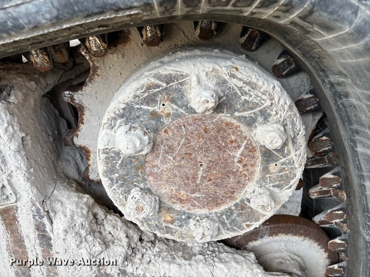 image for item EM0079 2008 Bobcat T250 skid steer loader