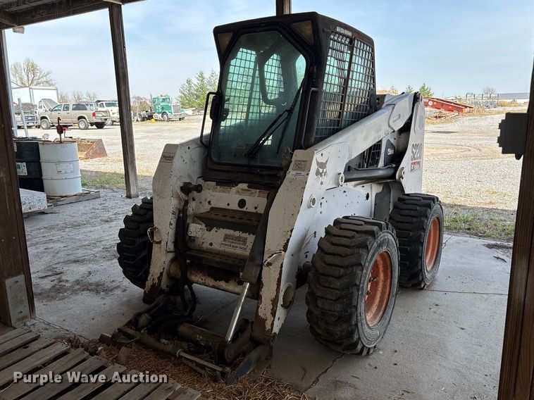 image for item EM0080 2006 Bobcat S220 skid steer loader