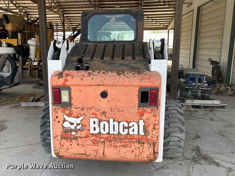 image for item EM0080 2006 Bobcat S220 skid steer loader