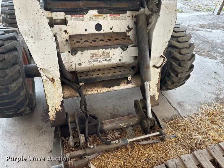image for item EM0080 2006 Bobcat S220 skid steer loader
