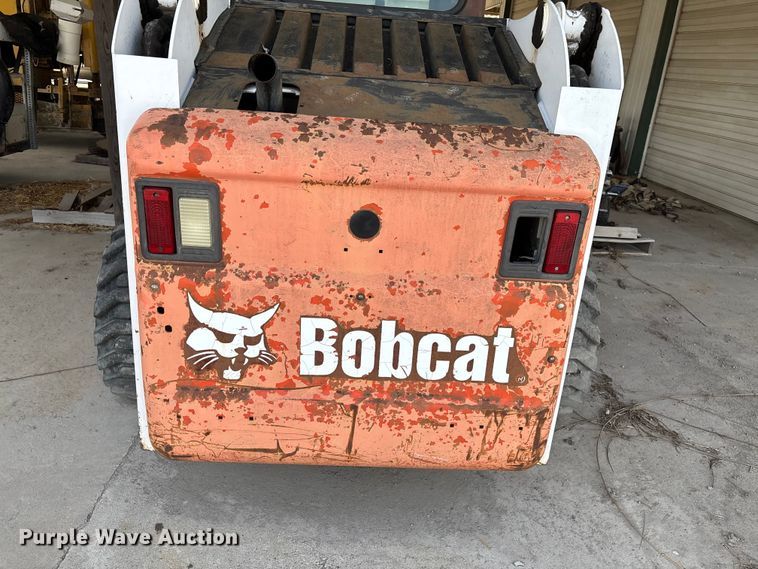 image for item EM0080 2006 Bobcat S220 skid steer loader