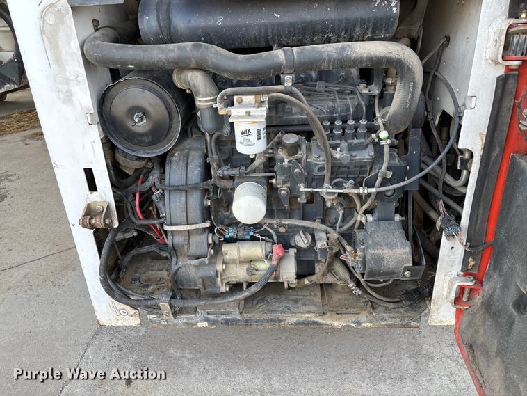 image for item EM0080 2006 Bobcat S220 skid steer loader