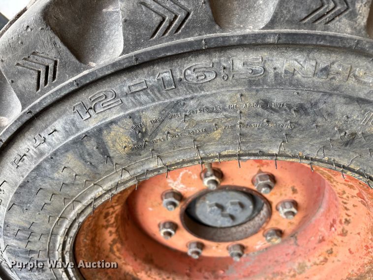 image for item EM0080 2006 Bobcat S220 skid steer loader