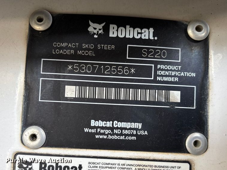 image for item EM0080 2006 Bobcat S220 skid steer loader